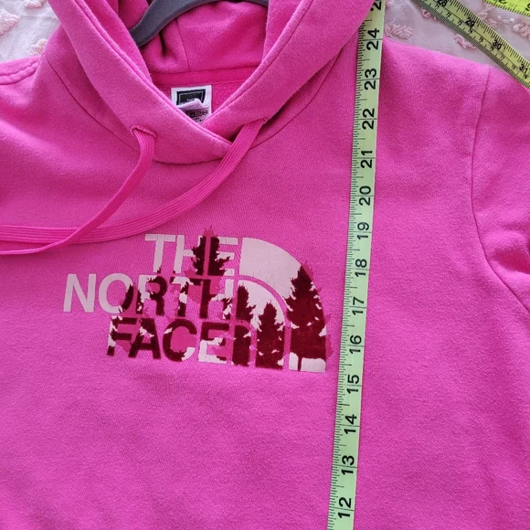 The North Face bright pink women's hoodie sweatshirt with tree graphic - Picture 6 of 9